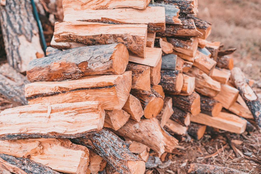 Heizen mit Holz – So geht es richtig