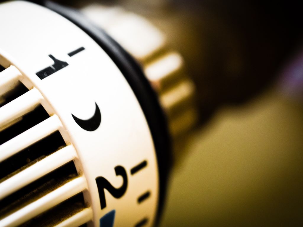 Effizient heizen: Wofür stehen die Zahlen und Symbole auf dem Thermostat?