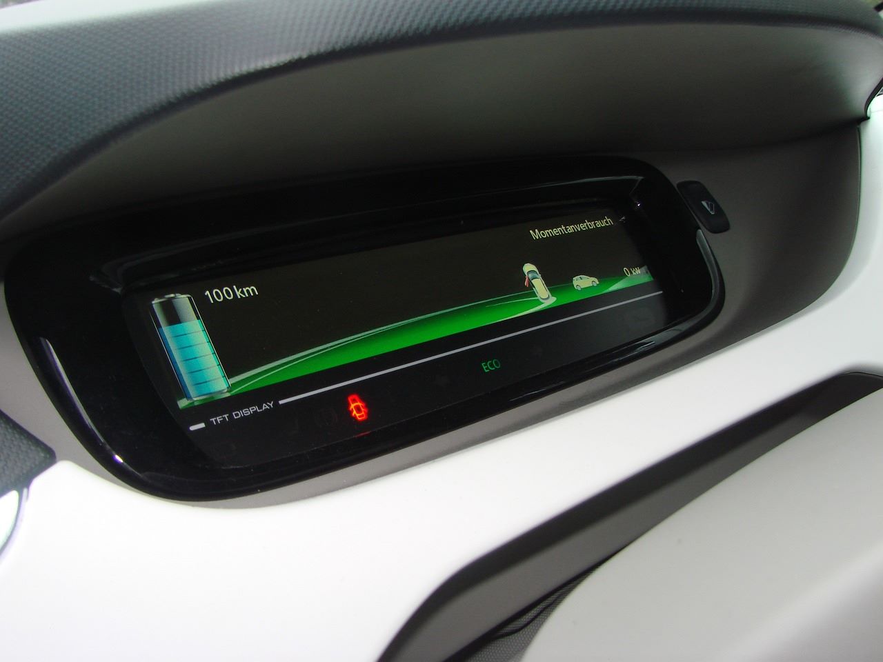 Das E-Auto mit Starkstrom ohne Wallbox laden – Das müssen Sie wissen