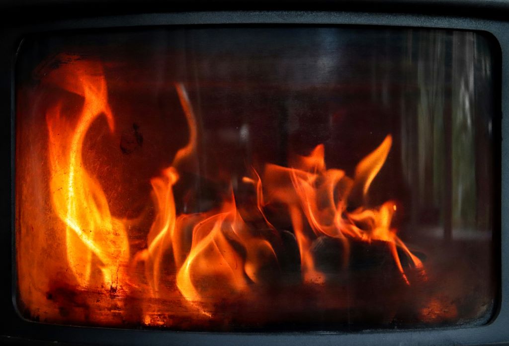 Der Kamin zieht nicht: Ursachen & Problemlösungen