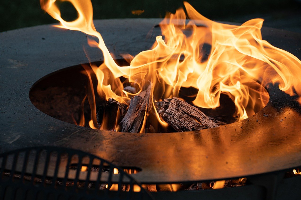 Feuerschale im Garten: Die wichtigsten Infos auf einen Blick