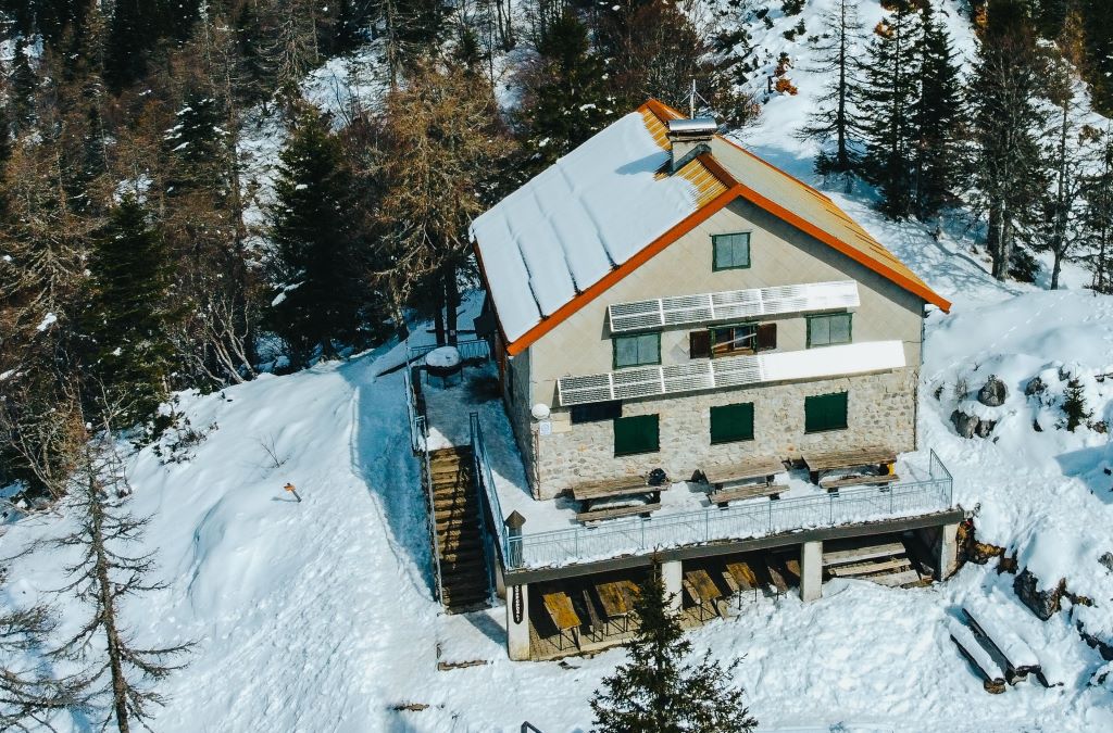 Solaranlage: Witterungsbeständig bei Wind, Extremwetter und Winter?