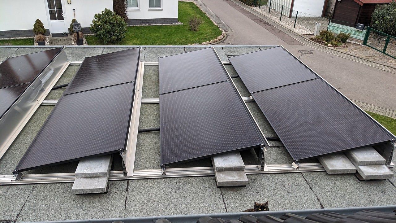 Photovoltaik auf dem Flachdach –  Vorteile & Besonderheiten