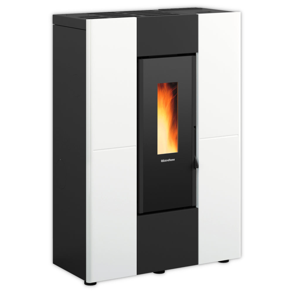 schlanker Extraflame kanalisierter Pelletofen MARILENA PLUS 5.0.16 schwarz-weisse Front mit schmalem Sichtfenster | Klimaworld.com
