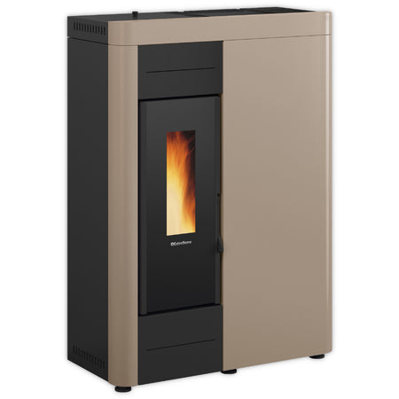 schmaler Extraflame VIRNA IDRO.16 Pelletofen in Beige mit dezentem Sichtfenster und Flamme | Klimaworld.com