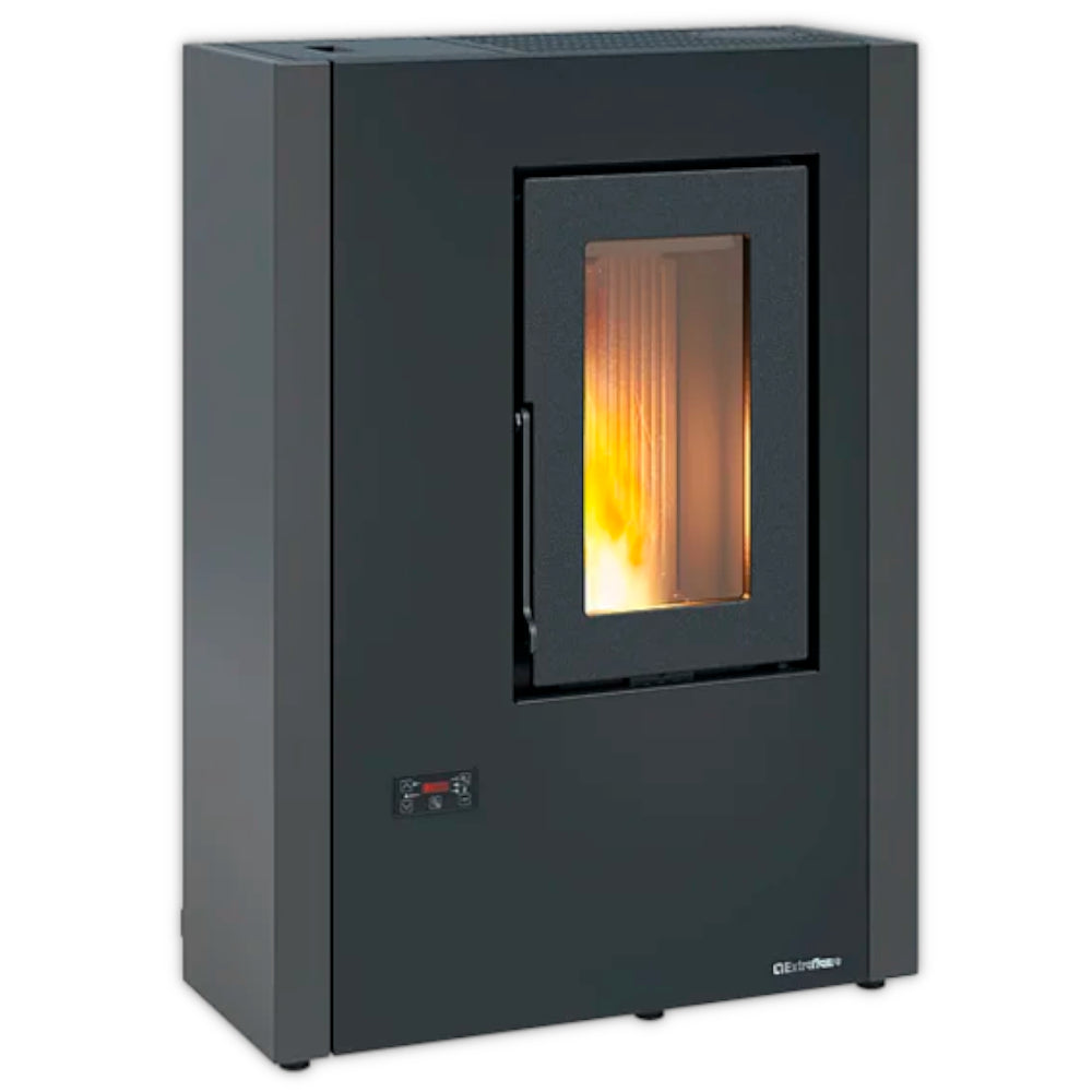 schmaler Extraflame beluefteter Pelletofen LUISELLA 5.0 Maxi schwarze Front, graue Seiten, Fenster mit Flamme unten | Klimaworld.com