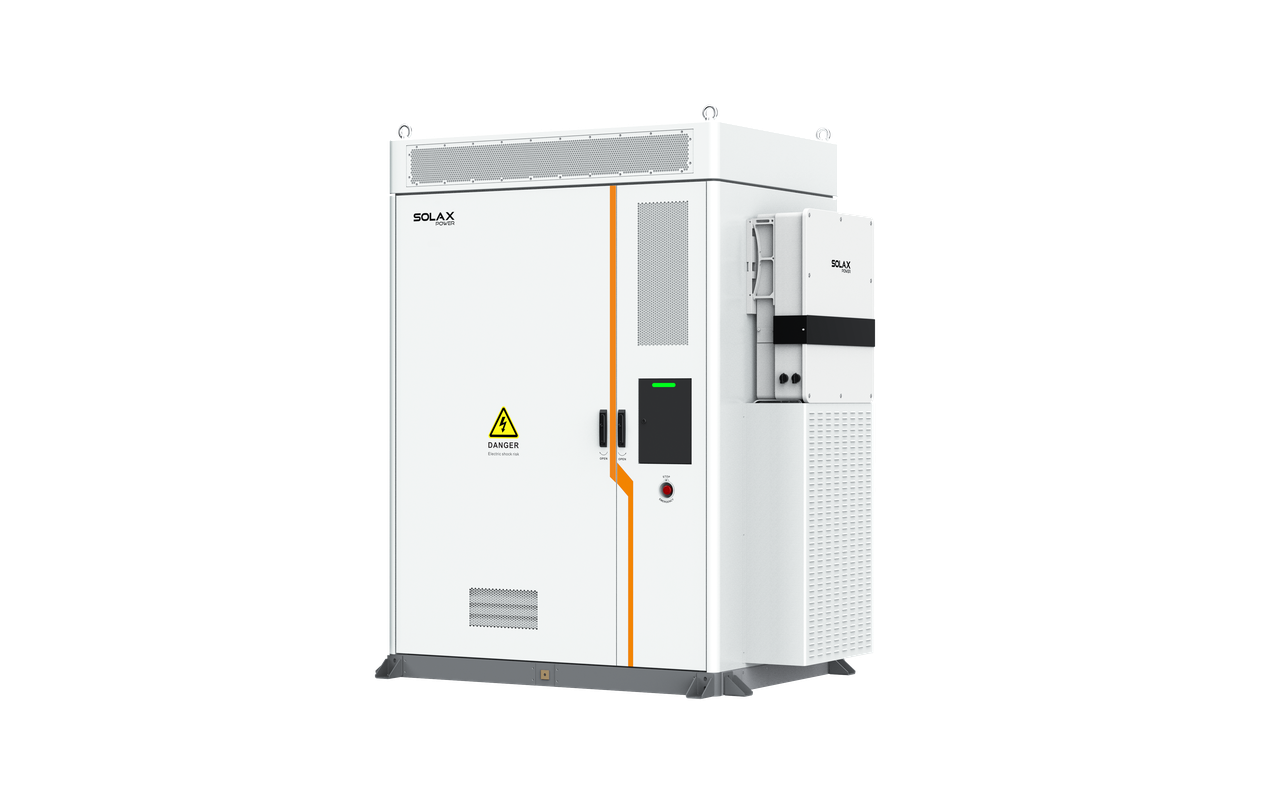 Weißer SolaX AELIO B200 Batterieschrank mit Wechselrichter X3-AELIO-49,9K Ansicht schraeg rechts mit Abdeckung | Klimaworld