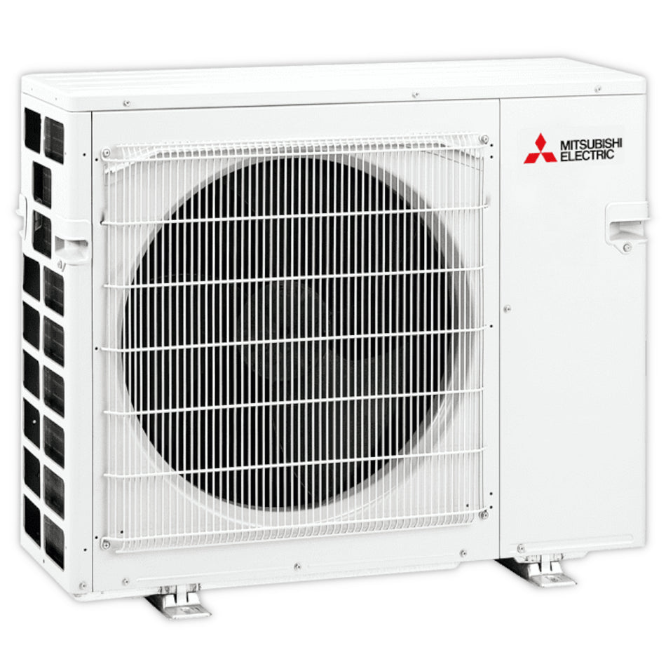 Mitsubishi Klimaanlage Multisplit Aussengeraet MXZ, weiss mit schwarzem Ventilator hinter Schutzgitter Logo rechts oben, Metallfuesse | Klimaworld.com
