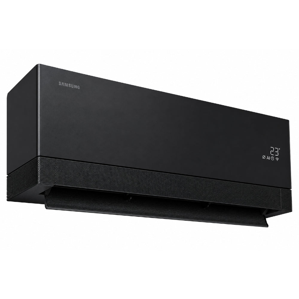 Samsung Klimaanlage Wandgeraet WindFree Première/+ in Schwarz, schraeg von unten, Luftklappe teilweise offen | Klimaworld.com
