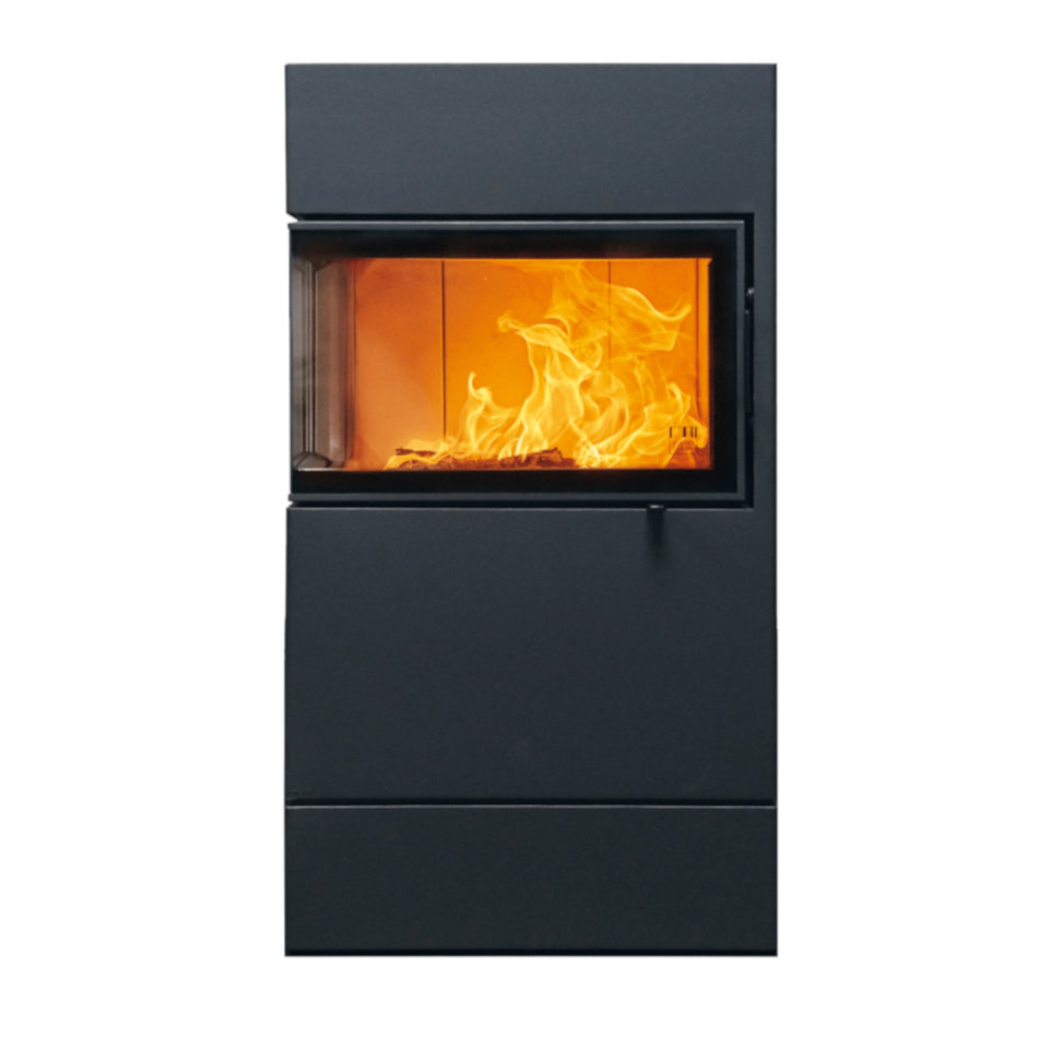 Eckiger schwarzer Kaminofen Dexter 2.0 von Austroflamm mit Flammenbild und Eckscheibe | www.klimaworld.com
