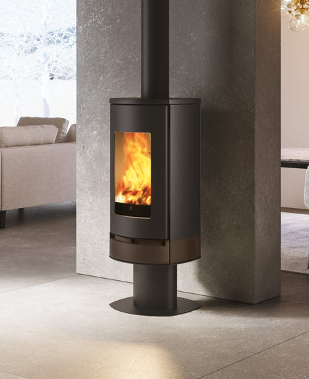 Edilkamin luftgeführter Kaminofen Code J Evo mit 8,1 kW mit Stahlkorpus in bronze, Ambiente nah | Klimaworld.com