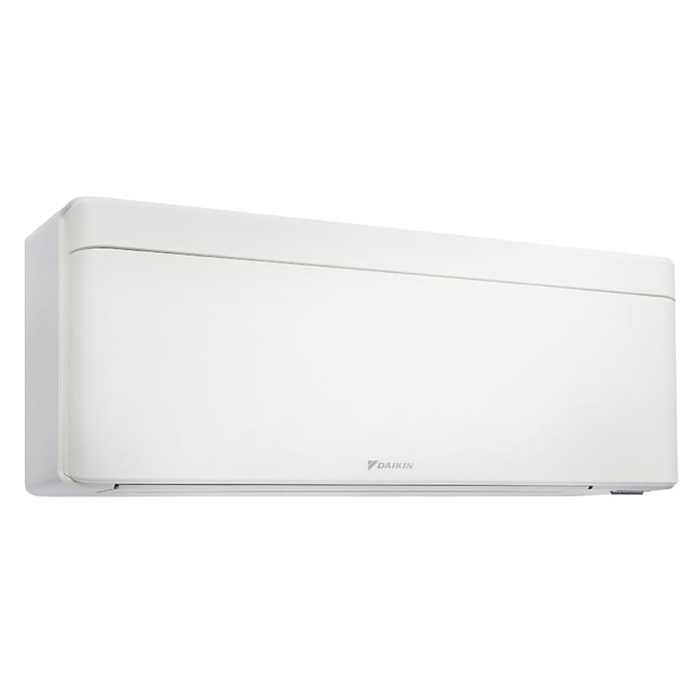 Daikin Stylish C-Serie Wandgeraet in Weiss mit flacher Front, abgerundeten Kanten und Daikin Logo links, seitlich dargestellt | Klimaworld.com
