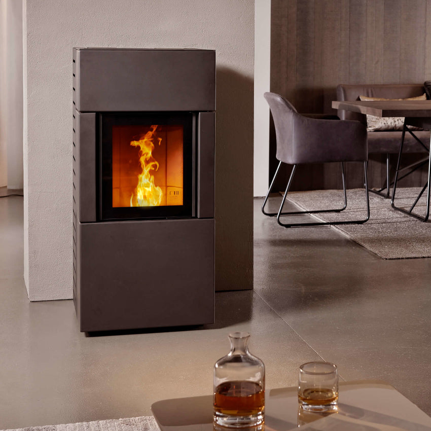 Austroflamm Pelletofen Percy | mit Wlan und Fernbedienung | Image | Stahl gußgrau