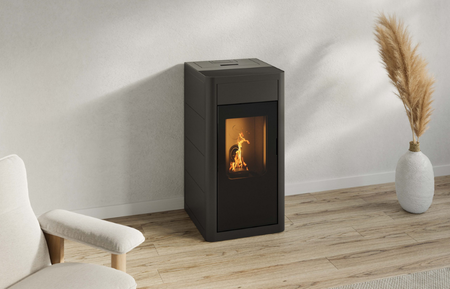 ThermoFlux Pelletkamin ALice mit 9 kW | klimaworld - Ambientebild