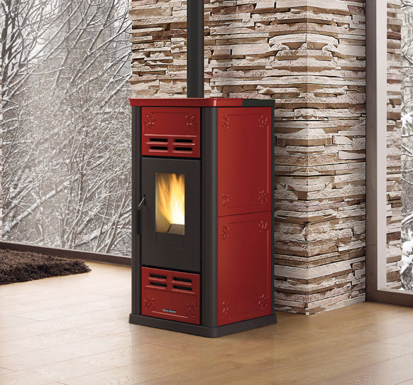 Extraflame Pelletofen Serafina Lux Evo in bordeaux Ambientebild